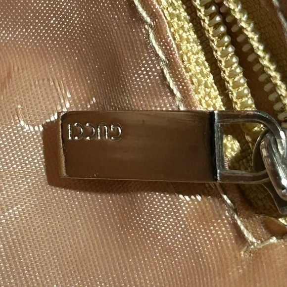 Gucci GG Canvas Tote Bag - Picture 9 of 12